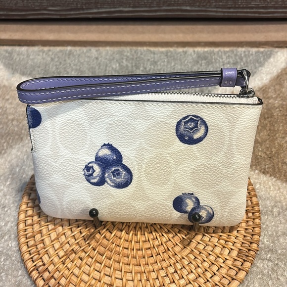 SOLD - Picture 3 of 4